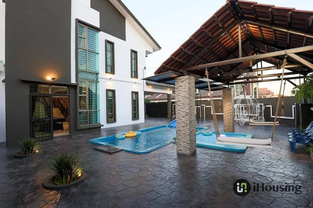 Giganticpool/Jacuzzi/Ktv/Cheng Area By I Housing Villa Malacca 0*,  Malaysia
